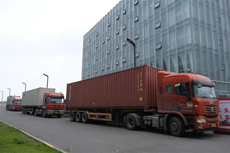 КГМ машине за прављење цигле испоручене на Блиски исток, помажући регионалној изградњи да направи нови корак напред