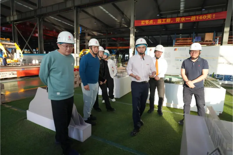 Удружење студената који се враћају из иностранства Нан'ан посетило је и спровело истраживање у компанији Куангонг Мацхинери Цо., Лтд.