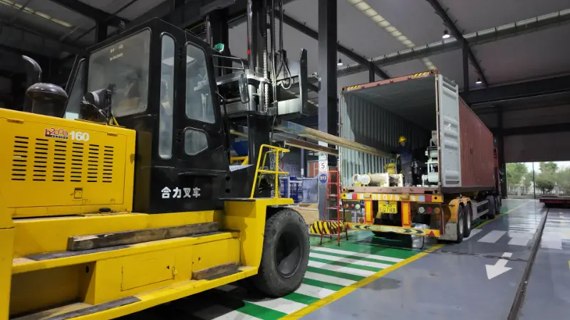 Масивни бродови носе поверење, а интелигентно произведена опрема иде ка дестинацијама широм света.